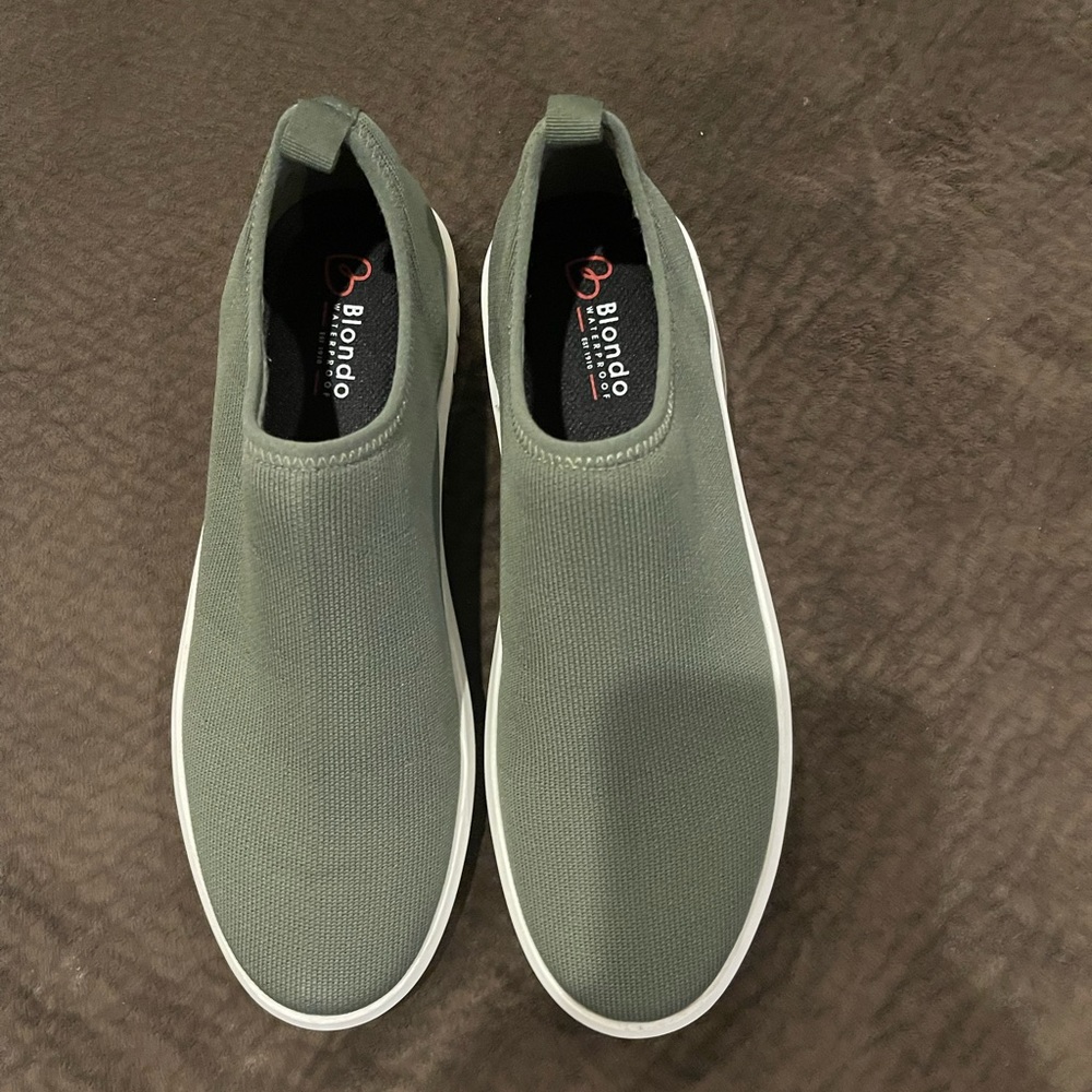 Blondo slip ons